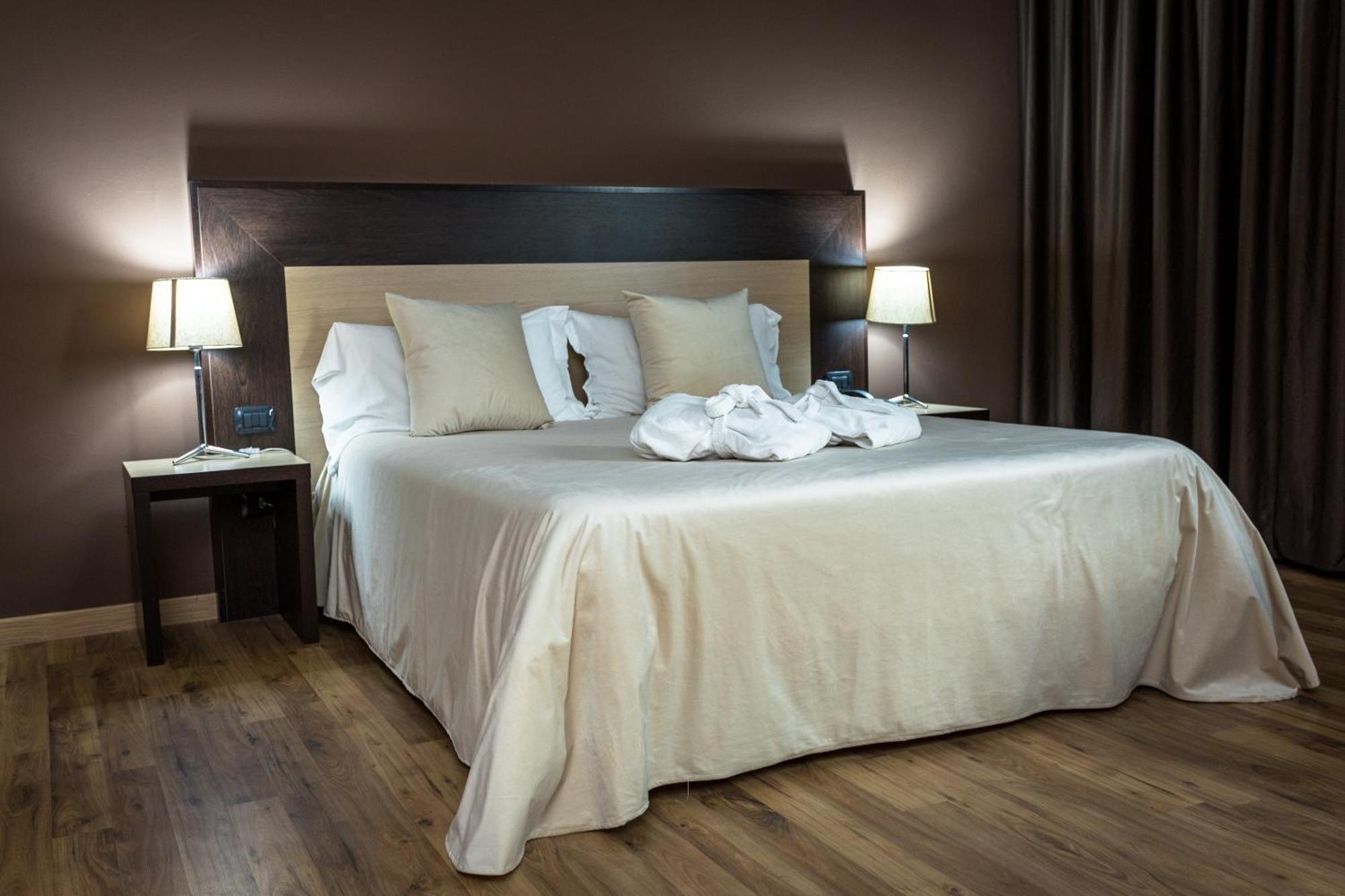 Hotel Don Camillo بريشيلّو المظهر الخارجي الصورة