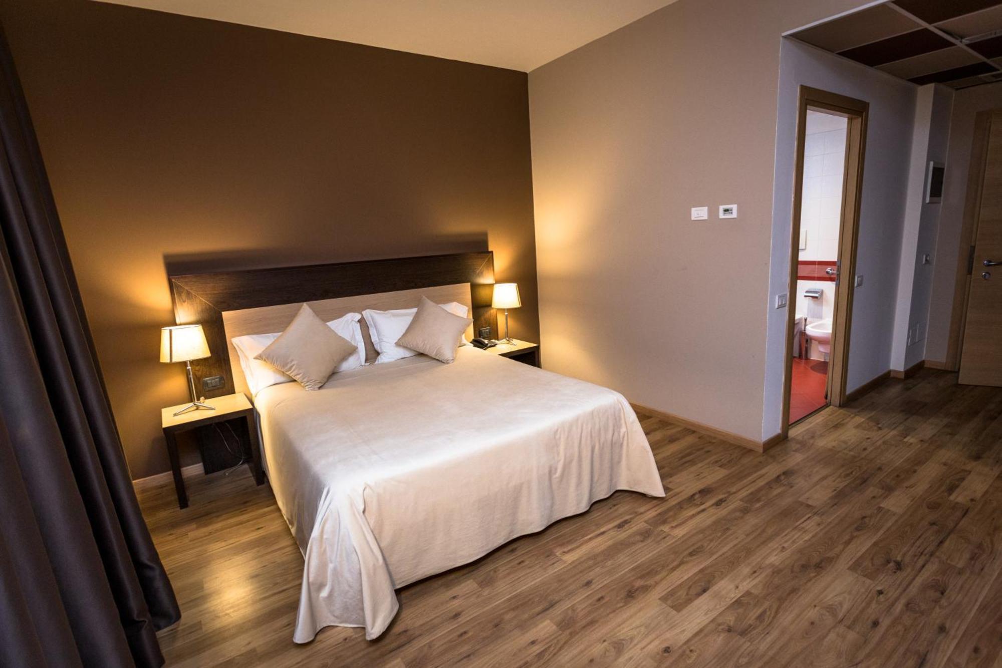 Hotel Don Camillo بريشيلّو المظهر الخارجي الصورة
